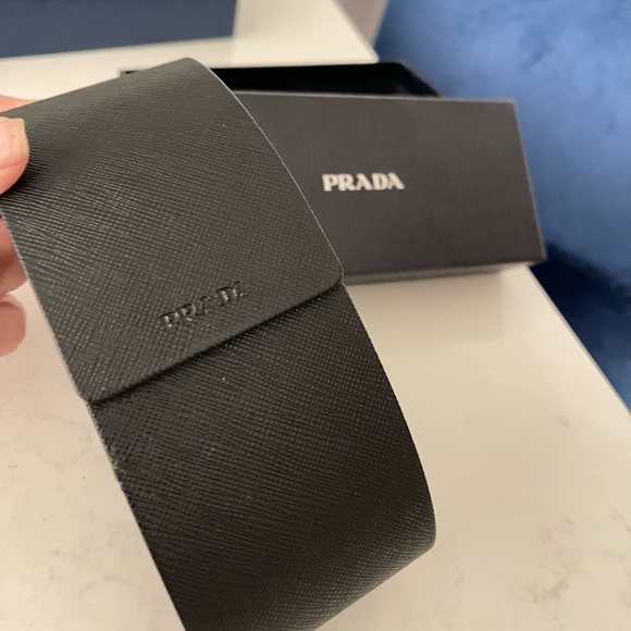 Mens authentic Prada Sunglasses - Picture 6 of 6